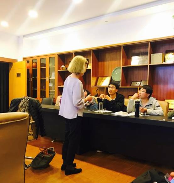 挪威奥斯陆大学著名教授Bente Christensen驻啪啪啦
讲学 1.jpg